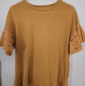 Lace sleeve tee